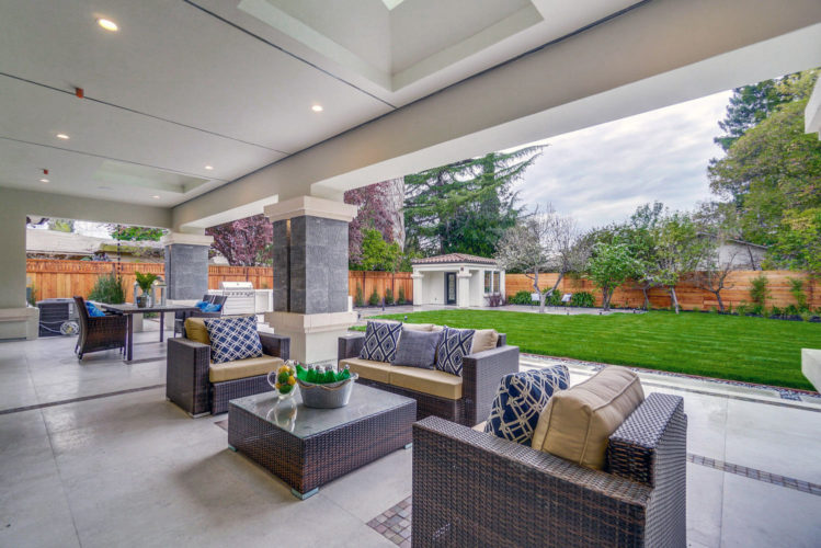 L7 Home Verde Backyard 1498x1000 72dpi